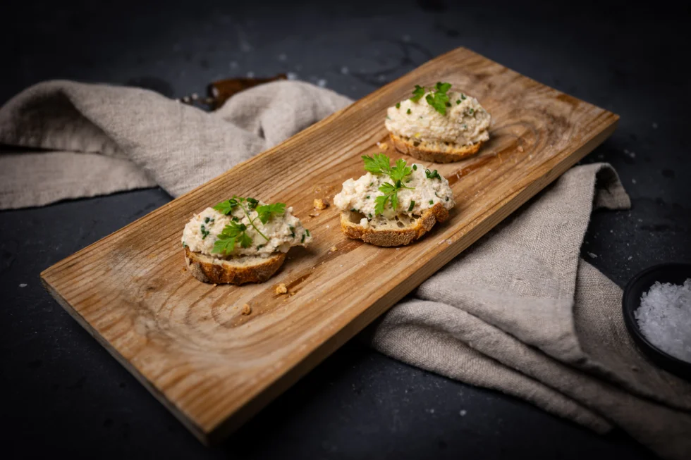 Appetizer - Taskekrabbesalat på økologisk surdeigstoast
