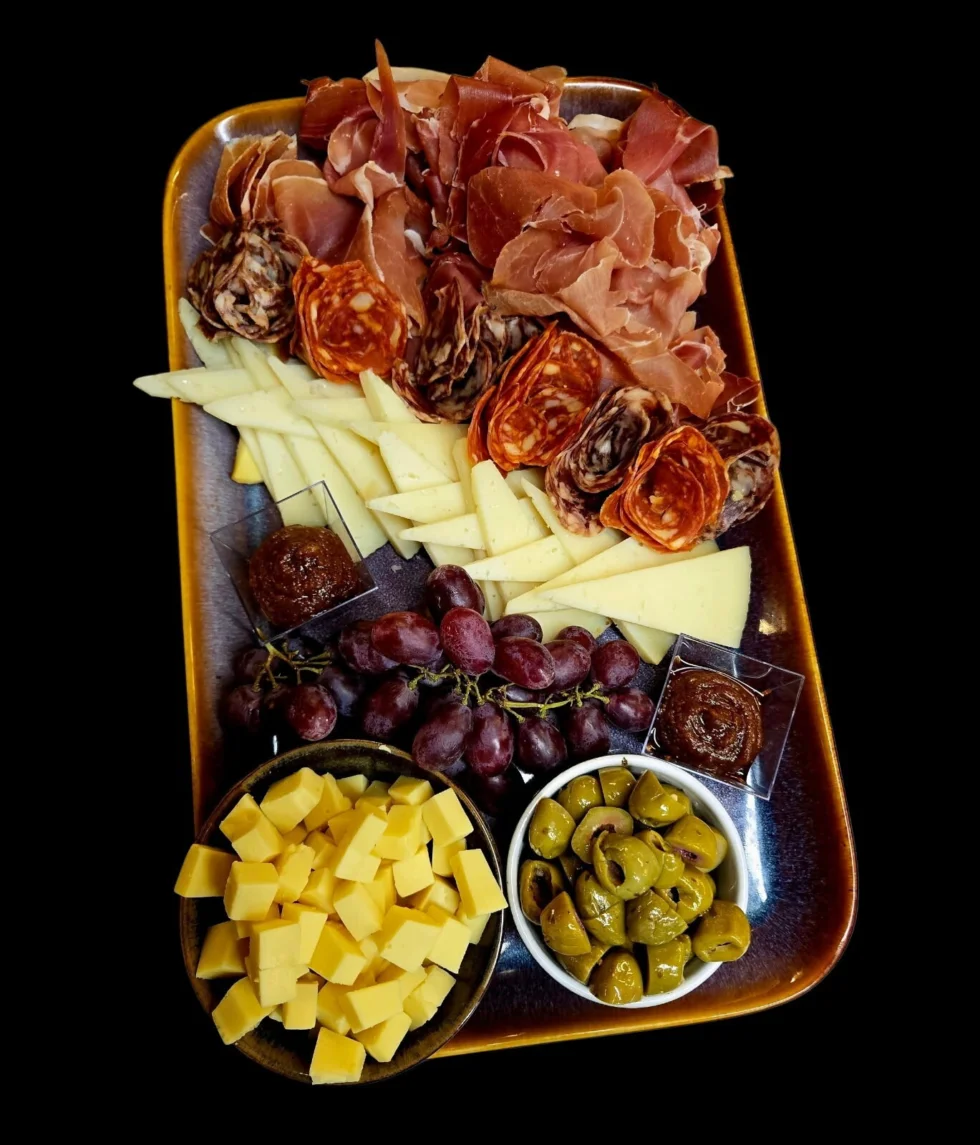 Snackfat med spekemat og ost