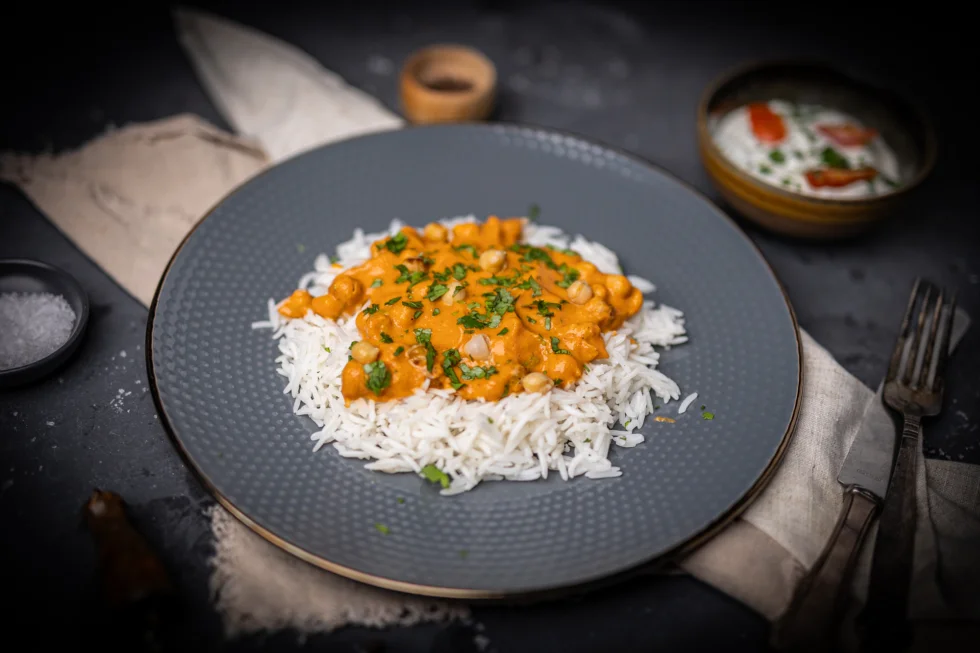 Chick pea curry - kikertkarri med tomatisert saus og ris