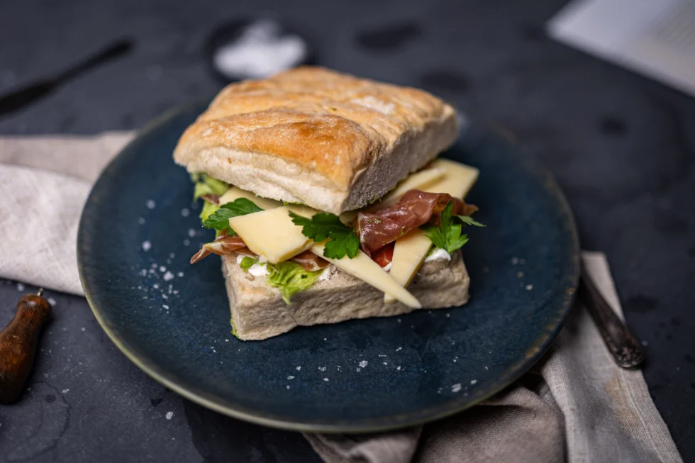 Spekeskinke & Vesterhavsost - Kolonihagen økologisk ciabatta