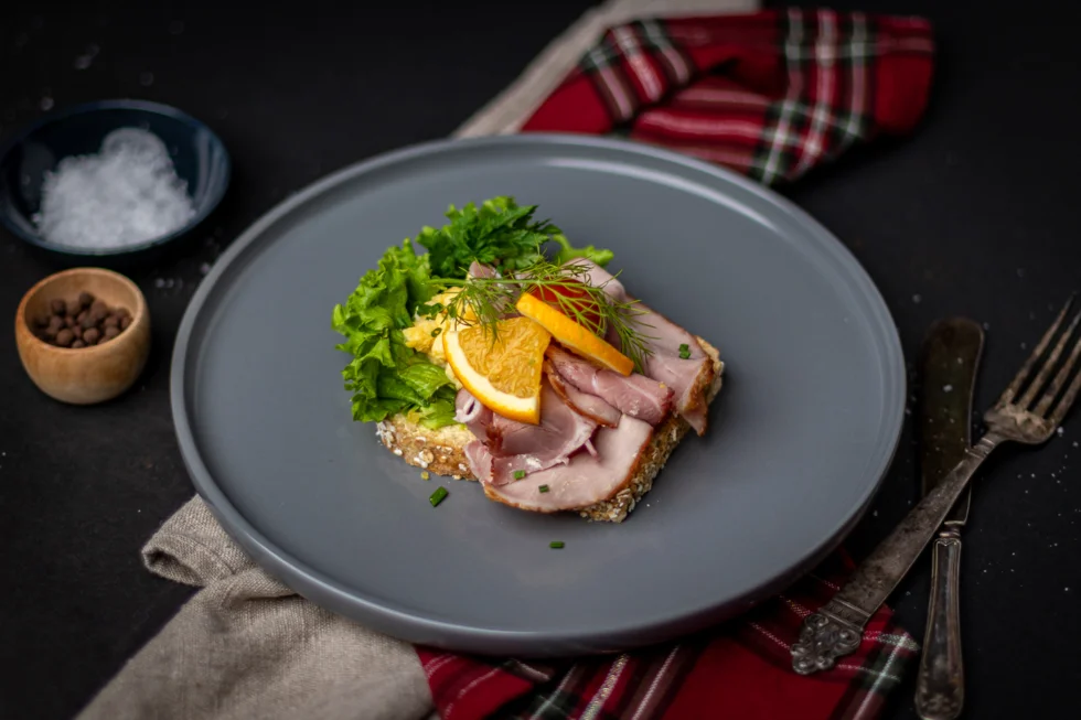 Juleskinke/eggerøre-smørbrød