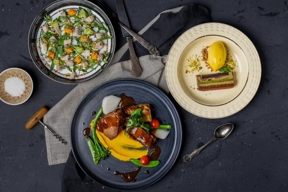3-retter med ceviche, svin og Dubai