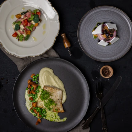 3-retter med Vitello, kveite og solbær