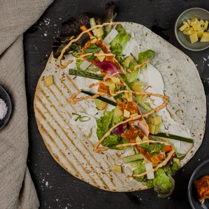 Tandoorilaks og mango - hel wraps